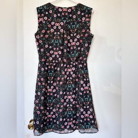 🎉4/30$🎉 Reitmans Floral Sleeveless Dress - Size Small - Picture 6 of 6